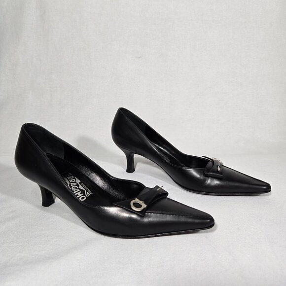 Vintage SALVATORE FERRAGAMO Shoes - Vintage SALVATORE FERRAGAMO-GESSICA Black Leather Pointed Kitten Pump Sz 7.5 2A